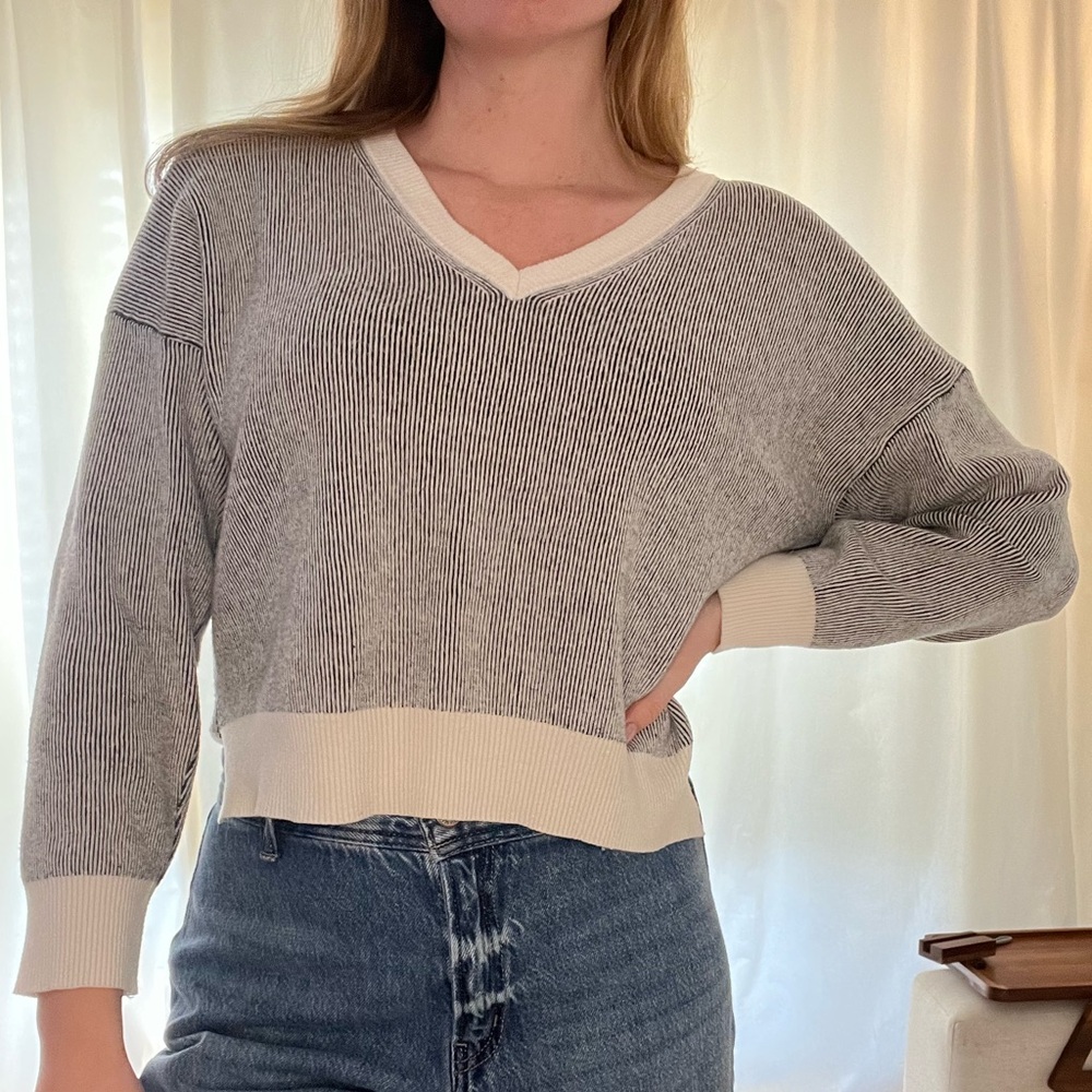 Dreamers V-Neck Sweater - Black and White